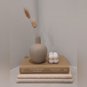 Minimalist Mini Book Stack + Beige Vase with Pampas Grass